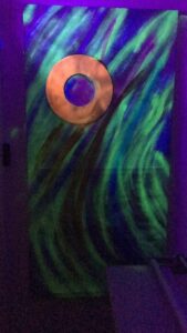 ein Colage aus Oelfarbe, flurospry und alter HDD